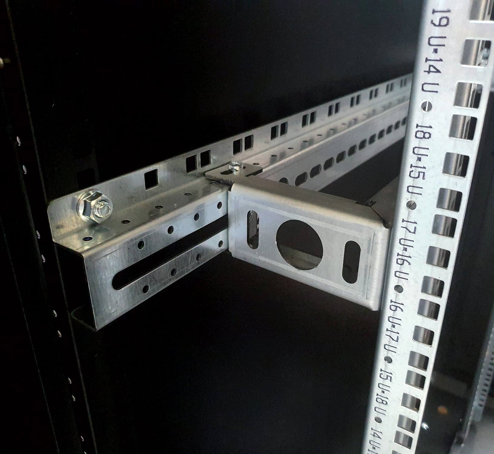 Armadio Rack 19'' 600x800 12 Unità Nero da sotto-scrivania serie Evolution - Miniatura 3