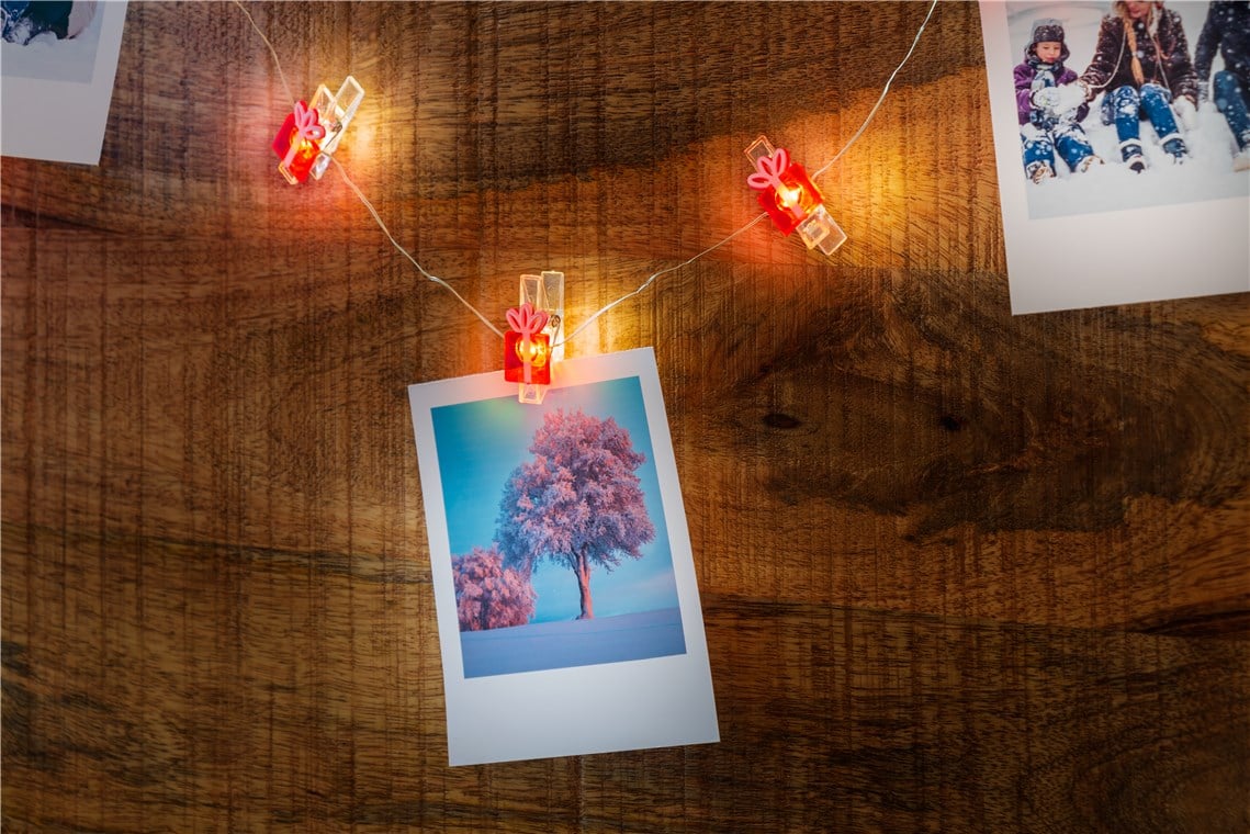 Stringa 10 LED con Clip Pacchetto Regalo per Appendere Foto IP20 con Timer - Miniatura 3