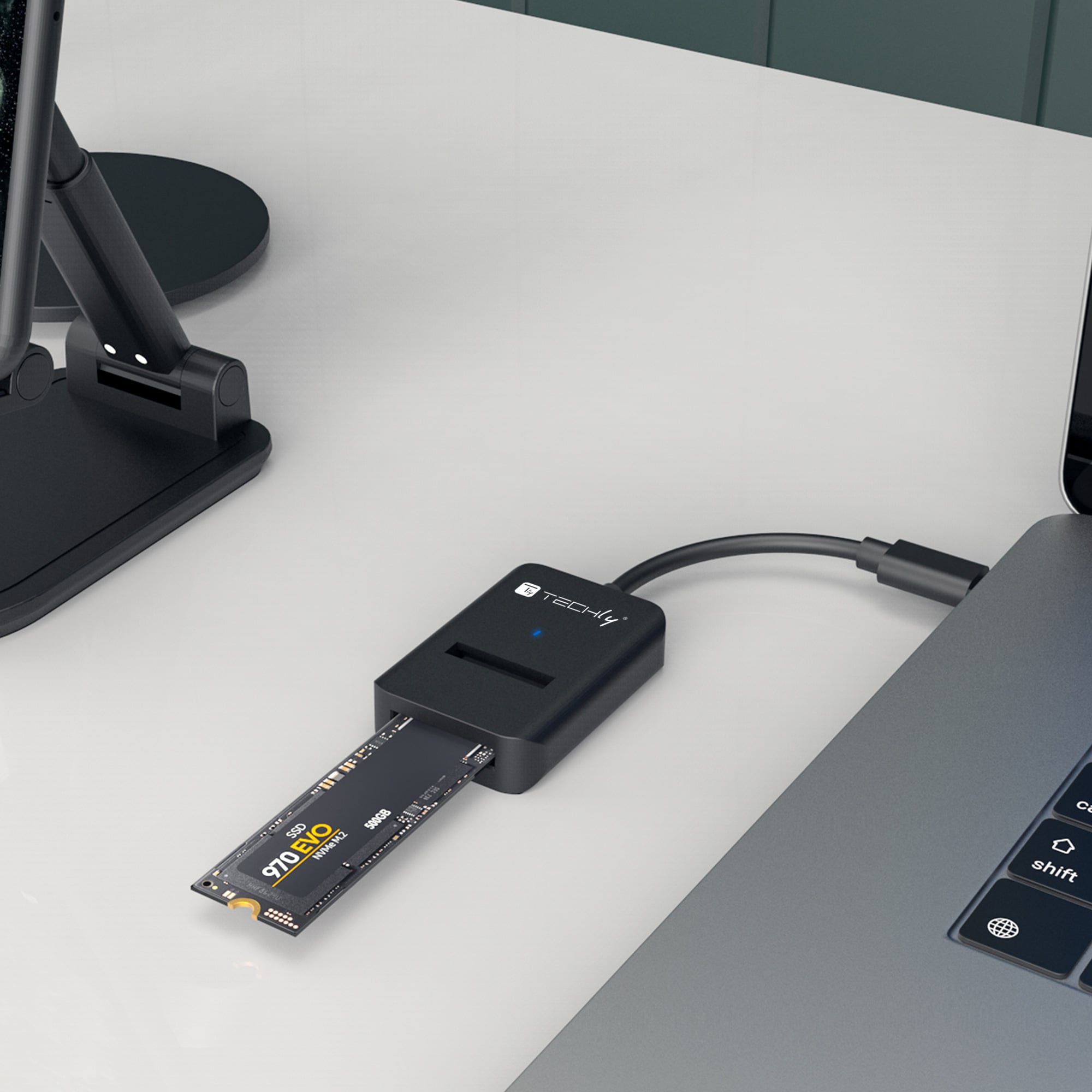 Adattatore SSD da USB-C™ a NVMe/SATA M.2 - Miniatura 5