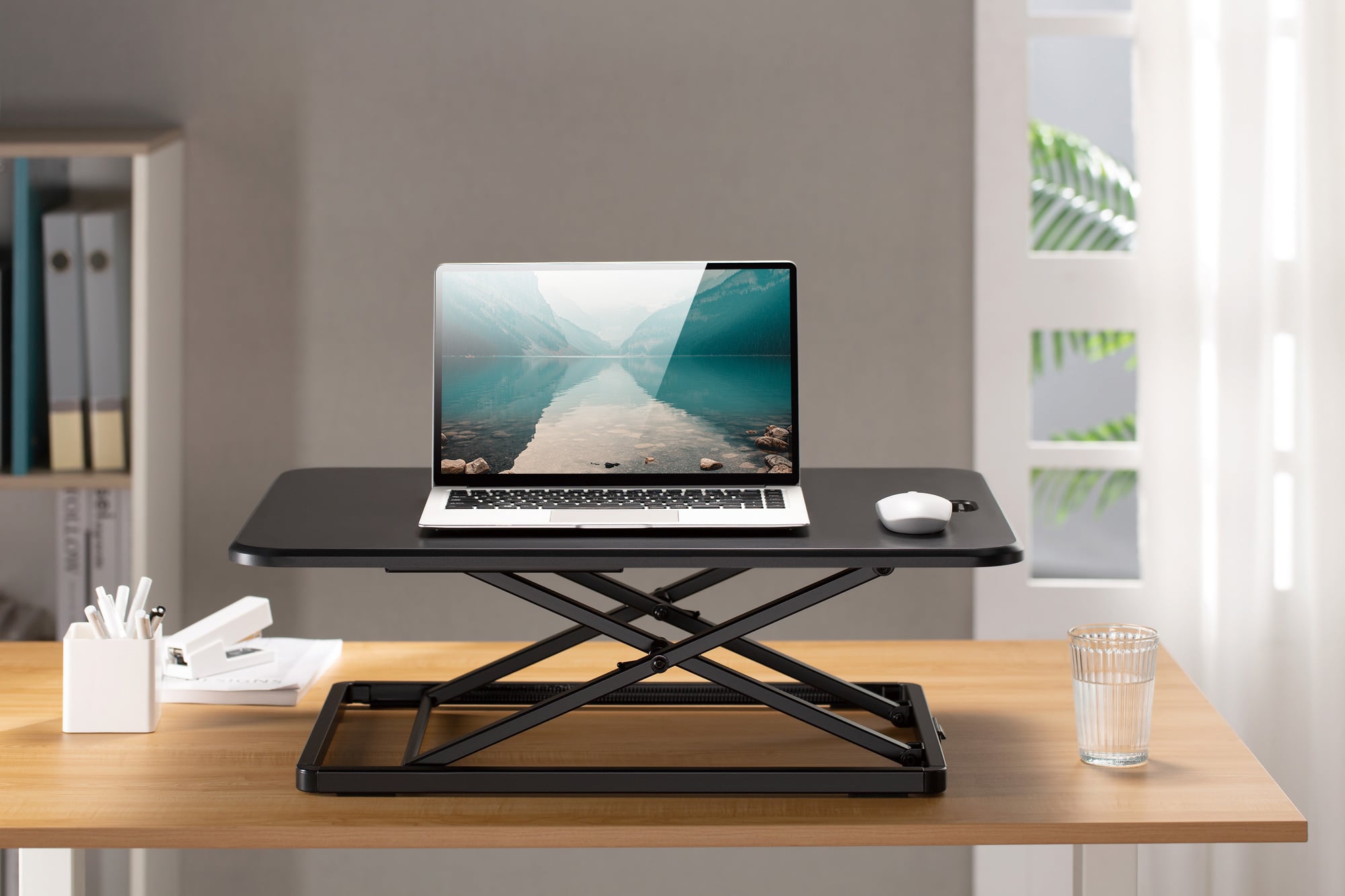 Convertitore da Scrivania In Piedi Postazione di Lavoro Sit Stand Ultra Slim Altezza Regolabile - Miniatura 5